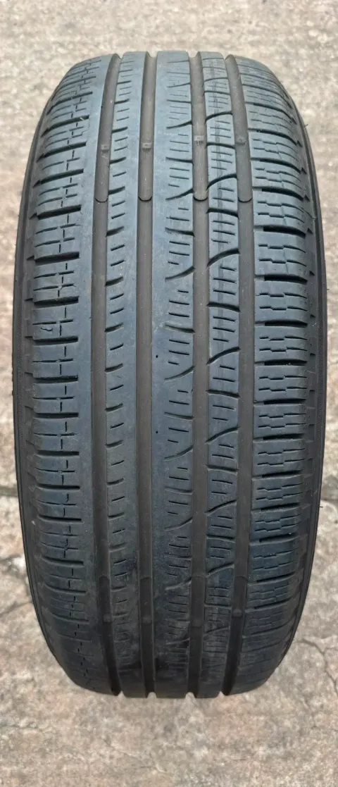 Background image for 1x Allwetterreifen 215/65 R17 99V Pirelli Scorpion Verde AllSeason Seal Inside DOT20 6,2mm