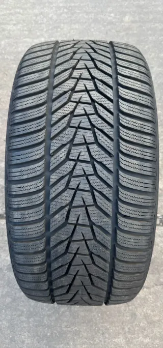 1x Winterreifen 245/40 R19 98V XL Hankook Winter I*Cept EVO3 W330 DOT23 DEMO NEU - Bild 1