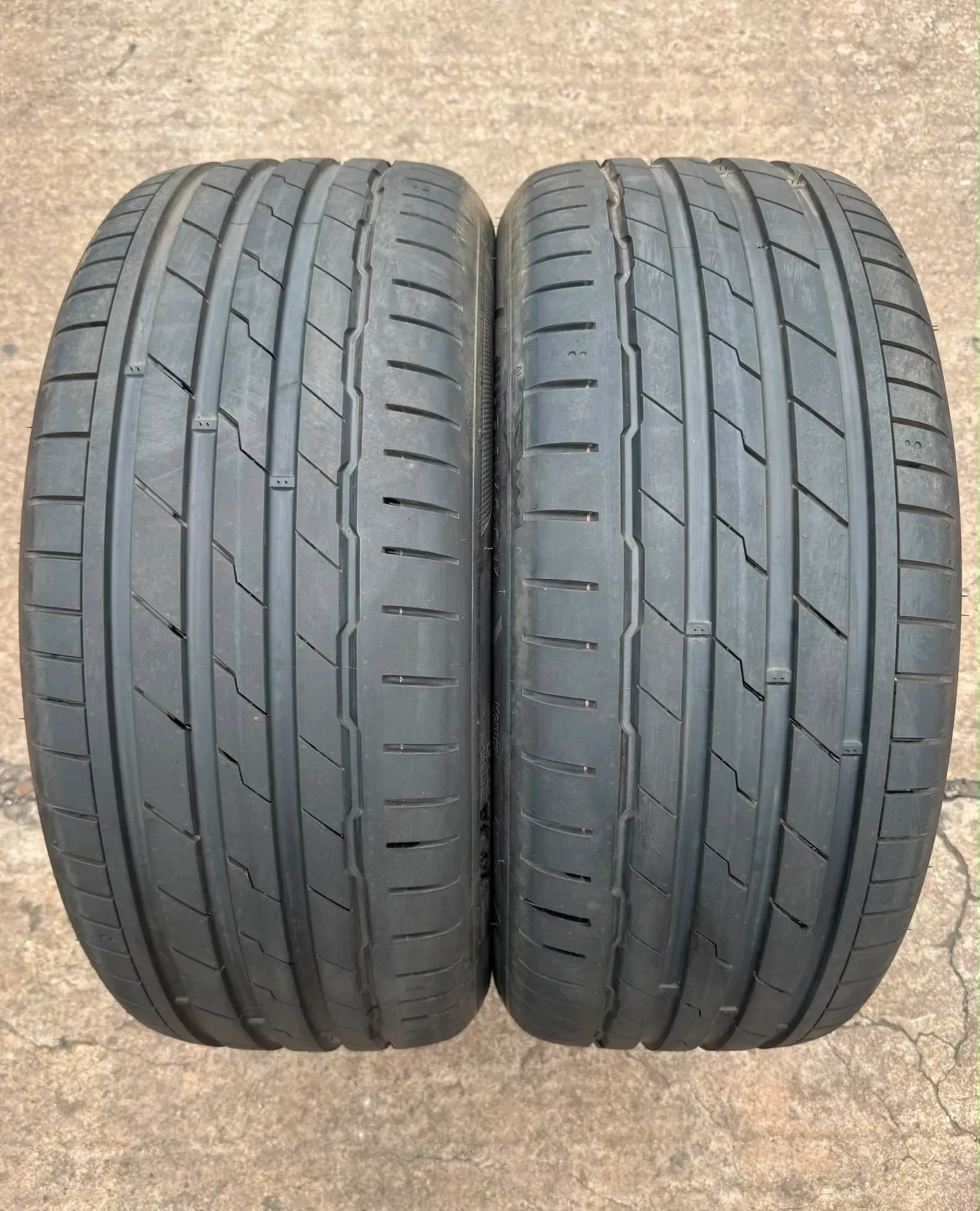 2x Sommerreifen 245/45 R18 100Y XL Hankook Ventus S1 EVO 3 K127 * DOT22 DEMO - Bild 1