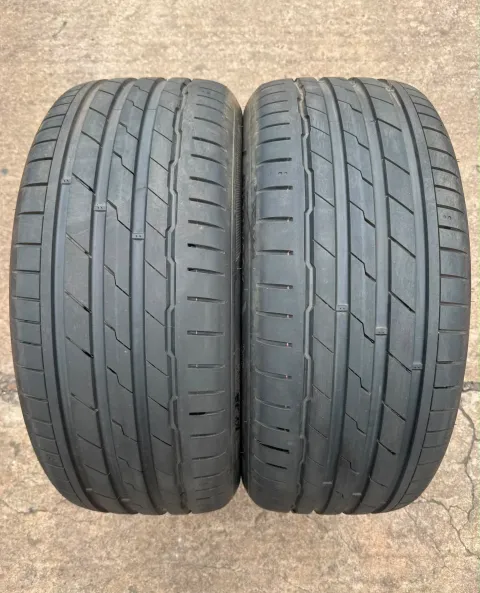 Background image for 2x Sommerreifen 245/45 R18 100Y XL Hankook Ventus S1 EVO 3 K127 * DOT22 DEMO