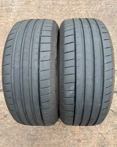 Background image for 2x Sommerreifen 225/50 R17 98Y XL Bridgestone Potenza Sport DOT22 6-6,6mm