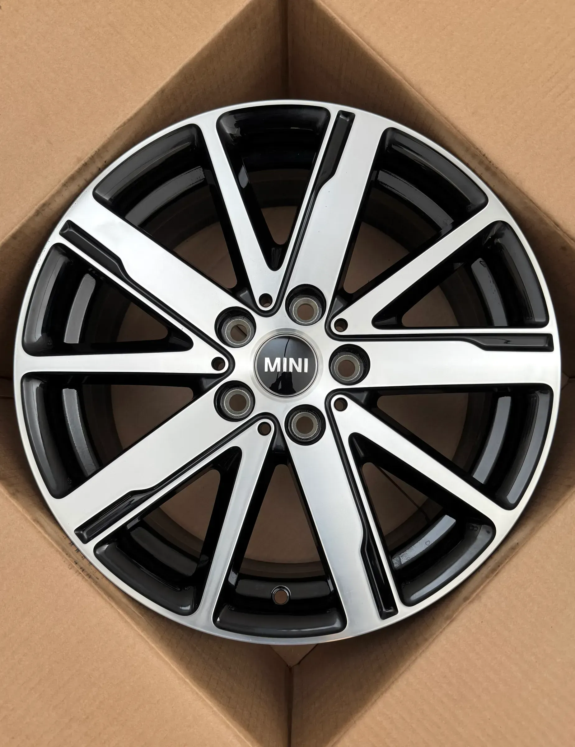 1x Original Mini F55 F56 F57 17 Zoll Alufelge Scissor Spoke 830 6889638 7Jx17 ET54 NEU - Bild 1