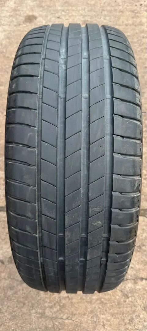 Background image for 1x Sommerreifen 205/55 R17 91W Bridgestone Turanza T005 MO DOT19 6,6-7,2mm