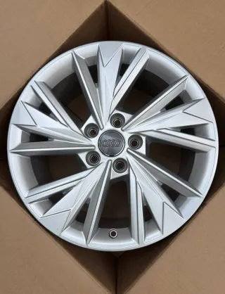 1x Original Audi A3 S3 8Y 17 Zoll Alufelge 5-W-Speichen-Design 8Y0601025D 8,0Jx17 ET46 - Bild 1