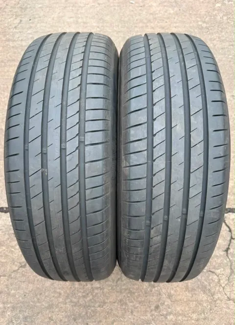 Background image for 2x Sommerreifen 205/65 R17 100Y XL Nexen N´Fera Sport SU2 * DOT25 6,1-6,7mm
