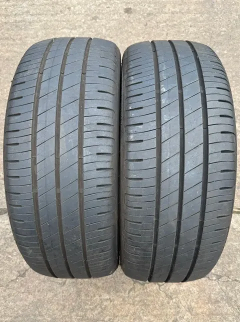 Background image for 2x Sommerreifen 205/45 R17 88V XL Goodyear EfficientGrip Performance DOT22 6,5mm