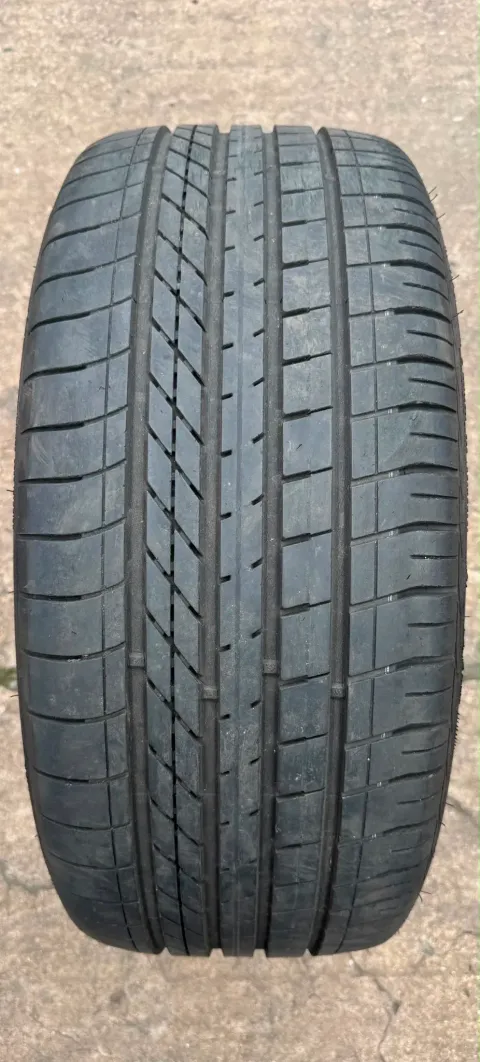 Background image for 1x Sommerreifen 245/40 R19 98Y XL Goodyear Excellence RFT RSC * DOT20 5,4-5,8mm