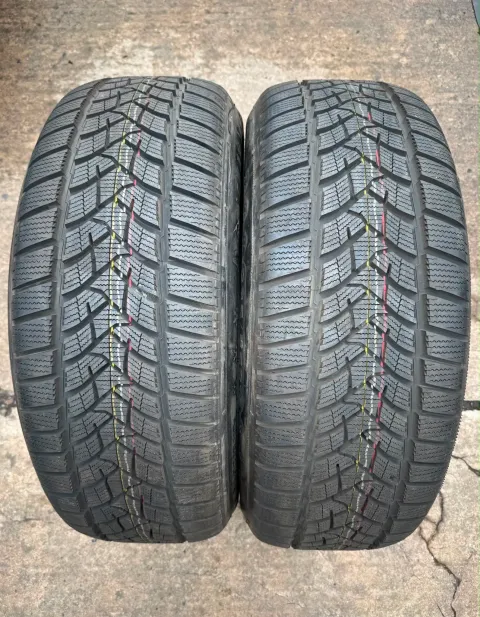 Background image for 2x Winterreifen 235/55 R19 105V XL Dunlop Winter Sport 5 SUV DOT16 Demo