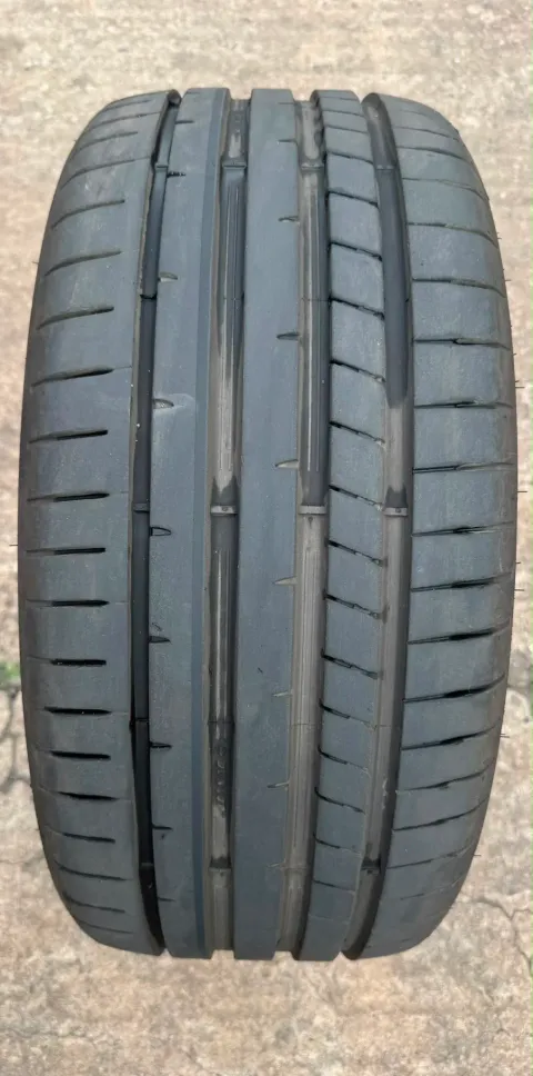 Background image for 1x Sommerreifen 235/35 ZR19 91Y XL Dunlop Sport Maxx RT 2 DOT23 6,8-7,3mm