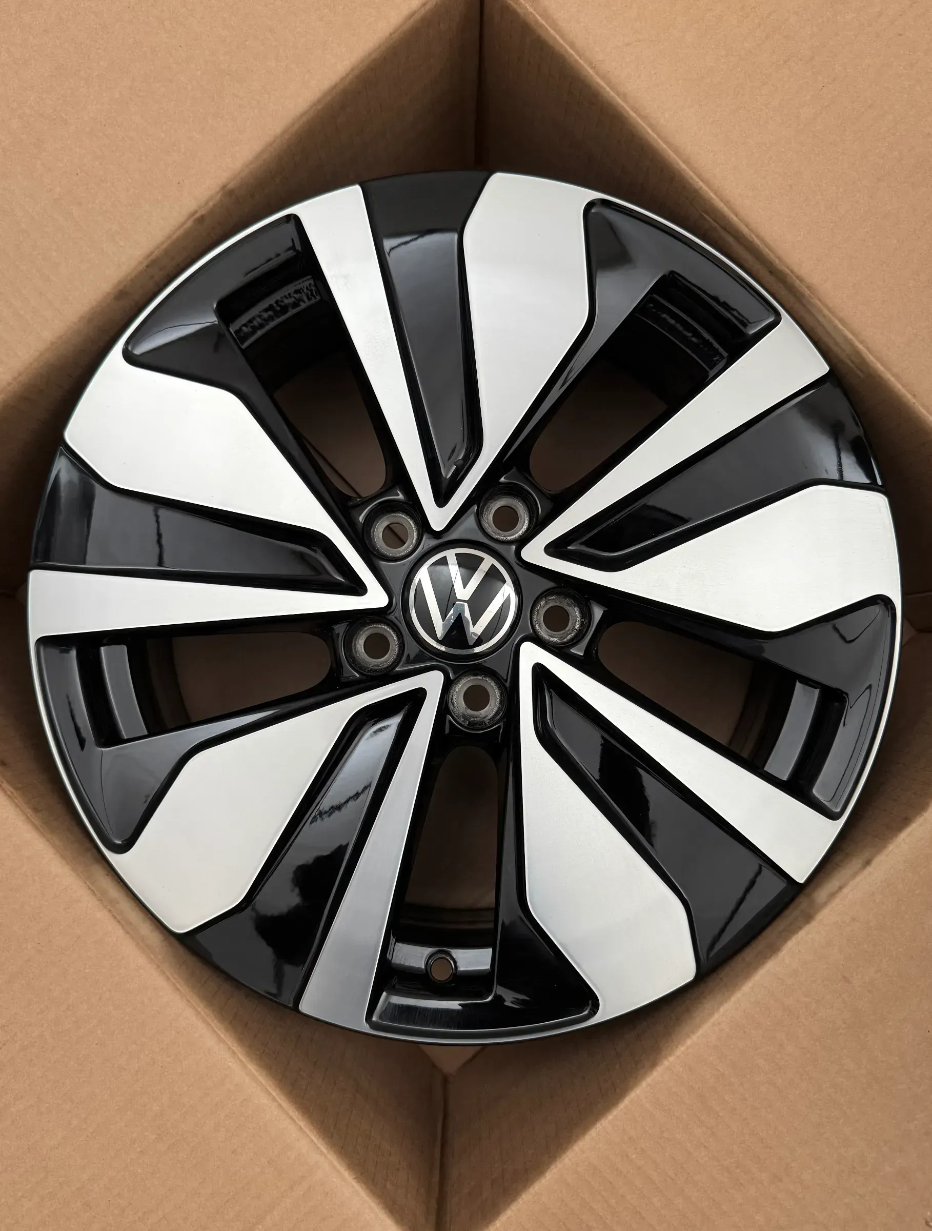 1x Original VW T-Roc 2GA A11 D11 17 Zoll Alufelge Zürich 2GA601025AR 7,0JX17 ET45 TOP - Bild 1