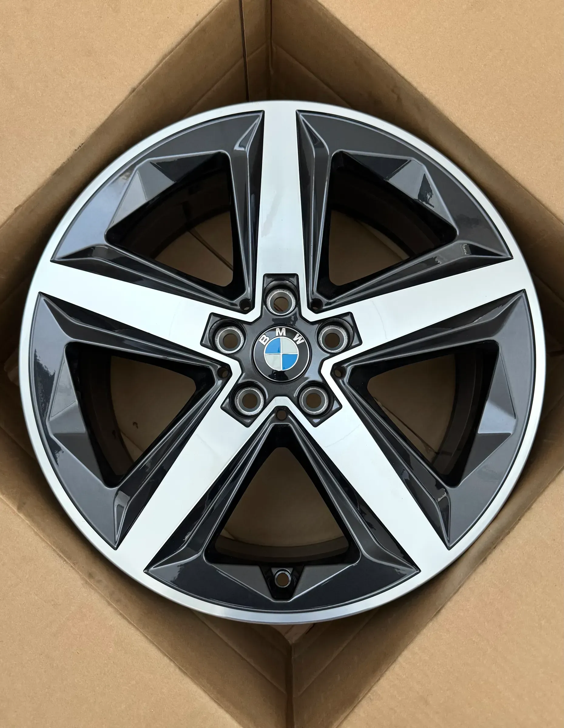 1x Original BMW 2er Active Tourer U06 18 Zoll Alufelge Sternspeiche 837 6891178 7,5JX18 ET50 NEU - Bild 1