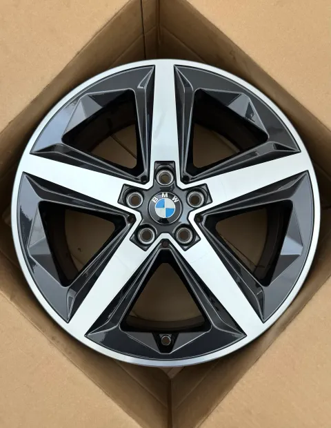 Background image for 1x Original BMW 2er Active Tourer U06 18 Zoll Alufelge Sternspeiche 837 6891178 7,5JX18 ET50 NEU