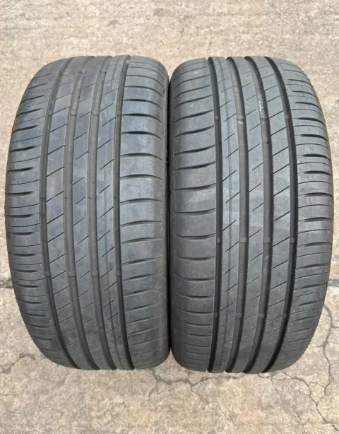 Background image for 2x Sommerreifen 215/45 R16 86H Goodyear EfficientGrip Performance DOT20 6,5-7,1mm
