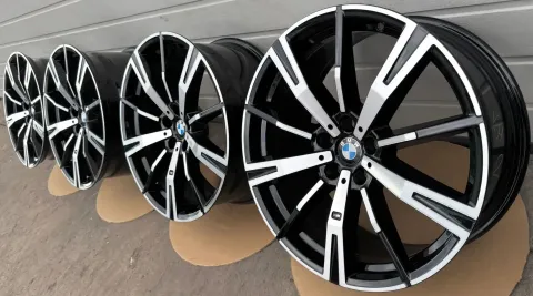 Background image for 4x Original BMW 5er I5 G60 G61 20 Zoll Sternspeiche M938 Alufelgen 5A324E6 5A324E7 NEU