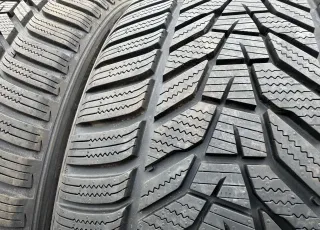 2x Winterreifen  245/40 R19 98V XL Hankook Winter I*Cept EVO 3 W330 DOT23/24 NEU - Bild 3