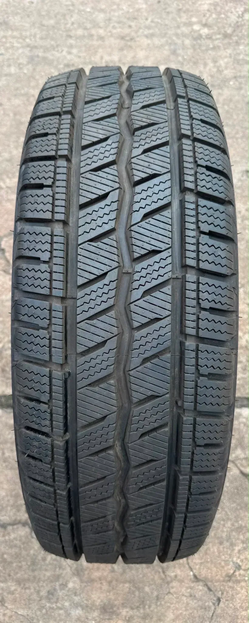 1x Winterreifen 215/65 R16 C 109/107T Hankook Winter I*Cept LV RW12 DOT24 DEMO - Bild 1