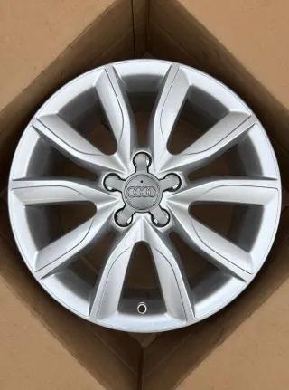 Original Audi A3 S3 8P 17 Zoll Alufelge 5-V-Speichen-Design 8P0601025BK 7,5Jx17 ET56 - Bild 1