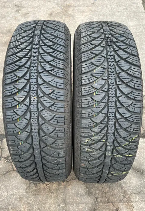 Background image for 2x Winterreifen 185/55 R15 82T Fulda Kristall Montero 3 DOT21 7,6-8mm