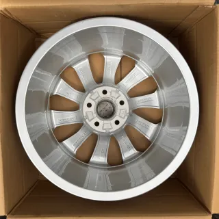 1x Original Audi A4 S4 8W B9 17 Zoll Alufelge 8W0601025L 7,5Jx17 ET38 NEU - Bild 3