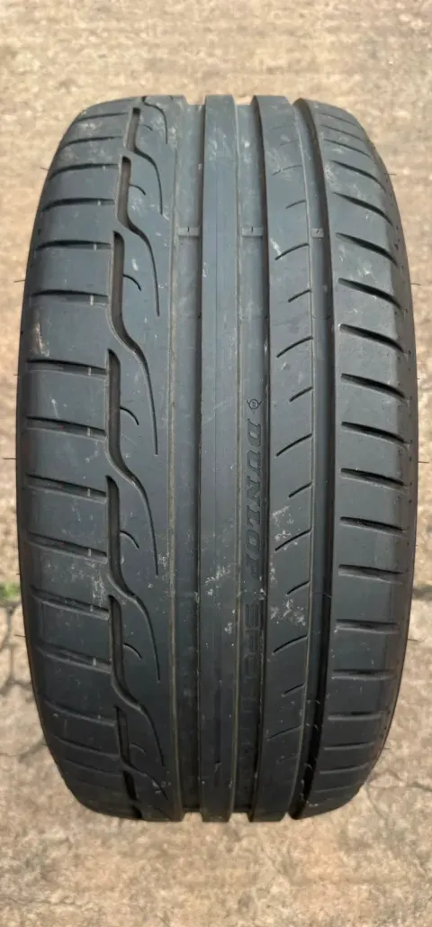 Background image for 1x Sommerreifen 225/45 R17 91W Dunlop SP Sport Maxx RT DOT24 6,9-7,5mm