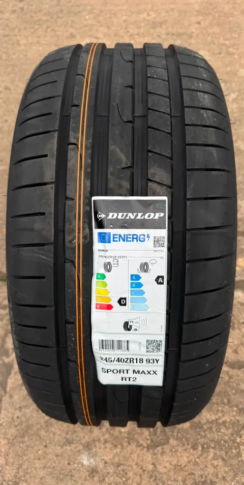 Background image for 1x Sommerreifen 245/40 R18 93Y Dunlop SP Sport Maxx RT 2 NEU