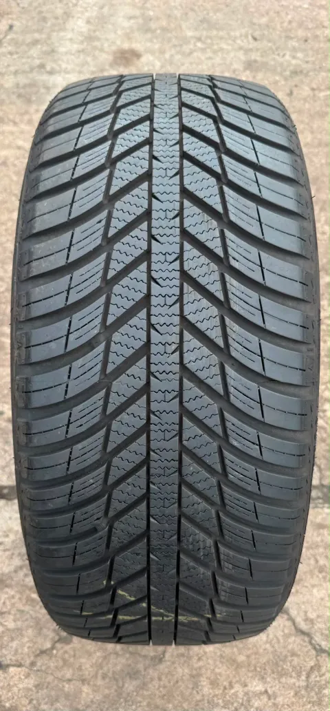 Background image for 1x Allwetterreifen 225/45 R17 94V XL Nexen N'blue 4Season DOT19 7-7,9mm
