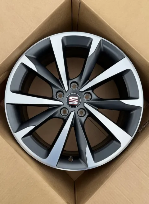 Background image for 1x Original Seat Leon 5F Cupra 18 Zoll Alufelge 5F0601025E 7,5JX18 ET46 NEU