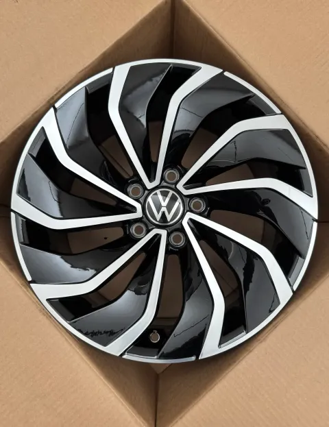 Background image for 1x Original VW Golf VIII 5H 17 Zoll Alufelge Ventura 5H0601025D 7,5Jx17 ET51 NEU