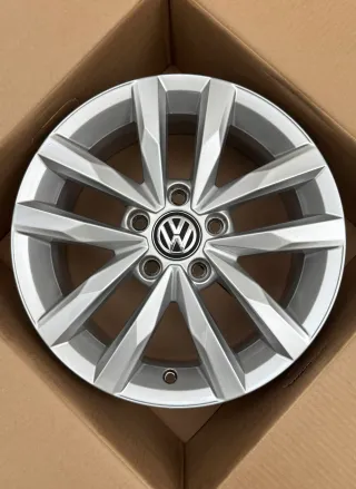 1x Original VW Touran 5T 16 Zoll Alufelge Trondheim 5TA601025 6,5Jx16 ET48 TOP - Bild 1