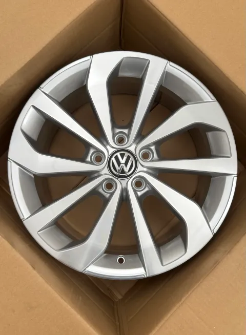 Background image for 1x Original VW T-Roc 2GA A11 D11 17 Zoll Alufelge Johannesburg 2GA601025AC 7,0Jx17 ET45 NEU