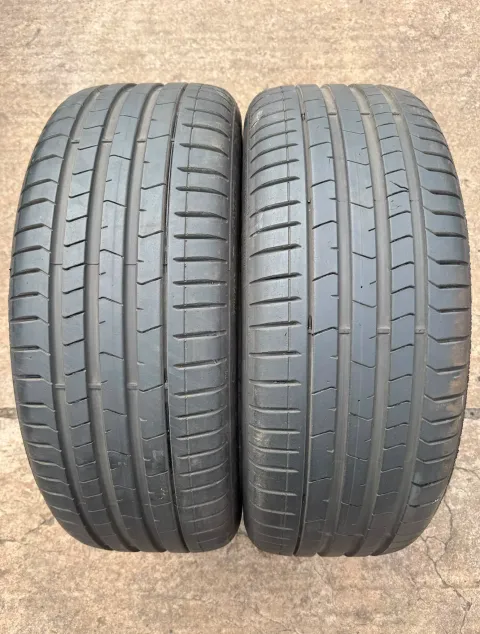 Background image for 2x Sommerreifen 225/45 R19 96W XL Pirelli P Zero PZ4 L.S. RFT RSC Runflat * DOT24 5,9-6,3mm