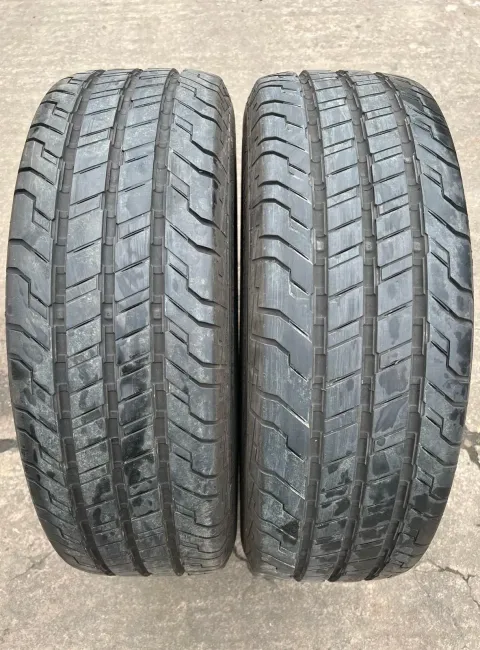 Background image for 2x Sommerreifen 215/65 R16 C 109/107T Continental Conti Van Contact 100 DOT21 6-7mm