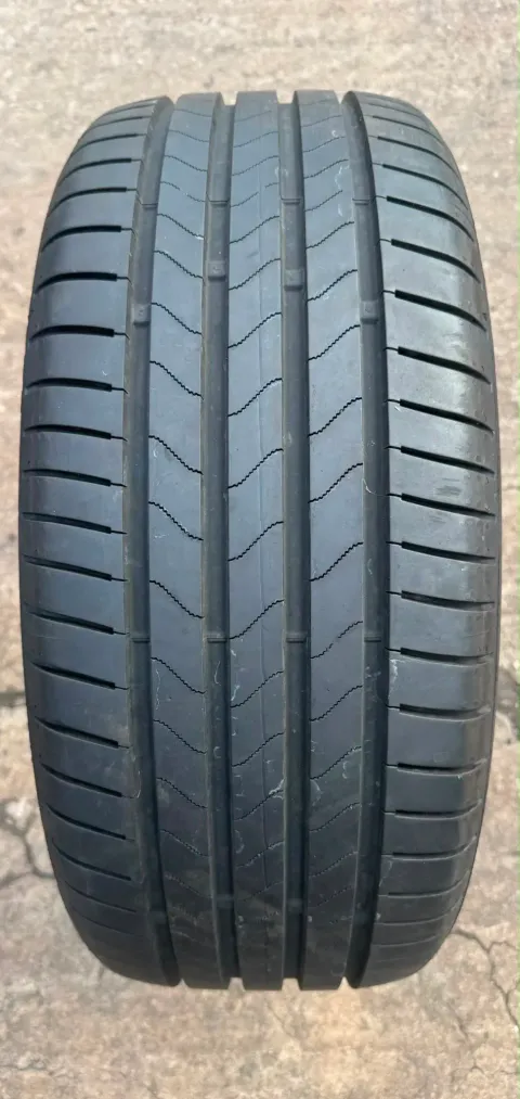 Background image for 1x Sommerreifen 225/45 R17 91W Bridgestone Turanza 6 Enliten DOT25 7,7mm