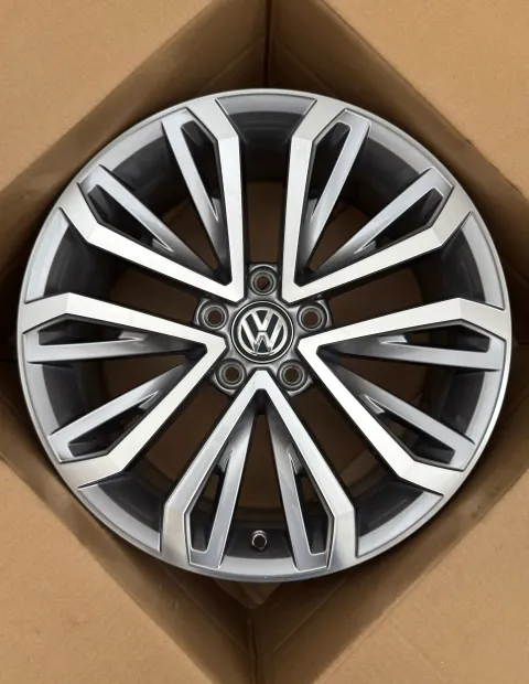 Background image for 1x Original VW T-Roc 2GA A11 D11 18 Zoll Alufelge Montego Bay 2GA601025E 7JX18 ET45 NEU