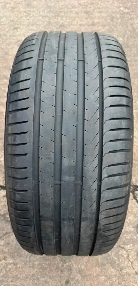 Background image for 1x Sommerreifen 245/40 R18 97Y XL Pirelli Cinturato P7 P7C2 MO DOT21 4,6-5,3mm