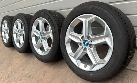 Background image for 4x Original BMW X1 iX1 U11 18 Zoll Sommerräder Sternspeiche 865 6898039 DOT24 RDK