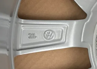 1x Original VW Touran 5T 16 Zoll Alufelge Trondheim 5TA601025 6,5Jx16 ET48 TOP - Bild 4