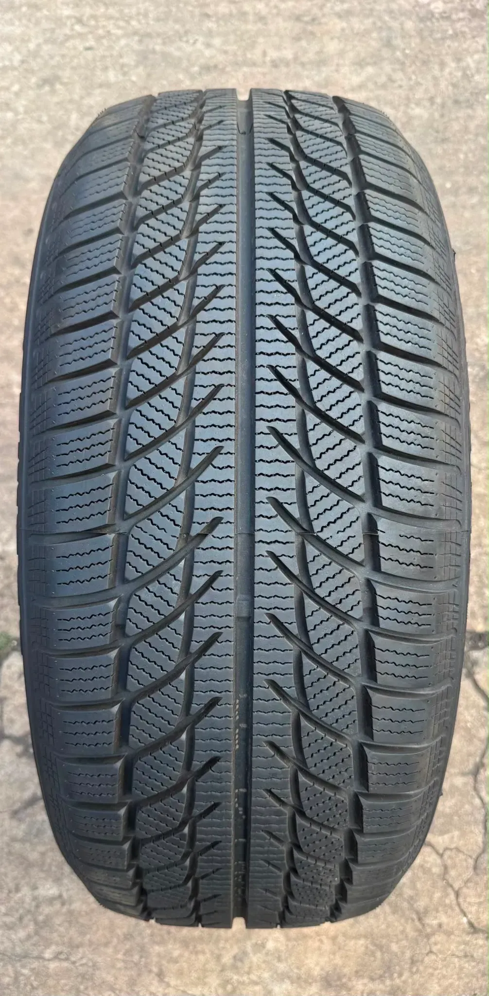 1x Winterreifen 235/55 R17 103V XL Goodride SW608 DOT23 7,6-8mm - Bild 1