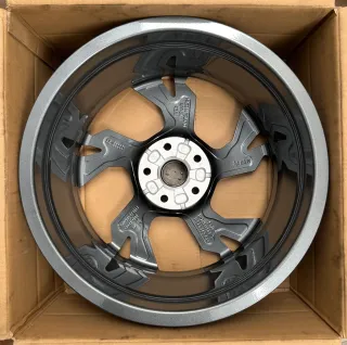 1x Original Audi A3 S3 8Y 18 Zoll Alufelge 8Y0601025H 5-Y-Speichen 8,0Jx18 ET46 NEU - Bild 3