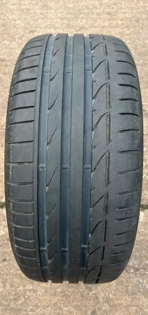 Background image for 1x Sommerreifen 245/40 R18 97Y XL Bridgestone Potenza S001 RFT RSC MOE DOT20 6mm