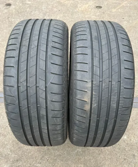 Background image for 2x Sommerreifen 225/50 R17 98Y XL Bridgestone Turanza T005 * DOT24 5,3-5,9mm