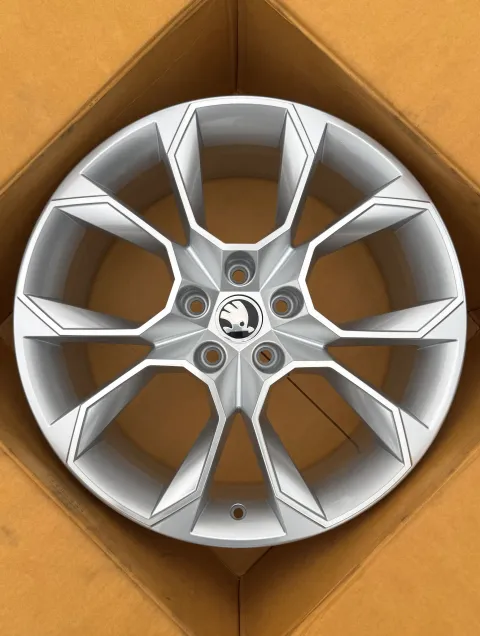 Background image for 4x Original Skoda Octavia III RS 19 Zoll Alufelge Xtreme 5E0601025CG 7,5Jx19 ET51 NEU