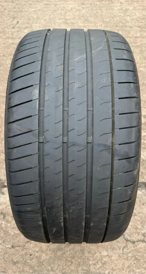 Background image for 1x Sommerreifen 275/30 R20 97Y XL Bridgestone Potenza Sport * DOT22 6,1-6,5mm