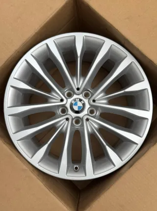 1x Original BMW 5er G30 G31 18 Zoll Alufelge W-Speiche 832 6863418 8,0Jx18 ET30 TOP - Bild 1