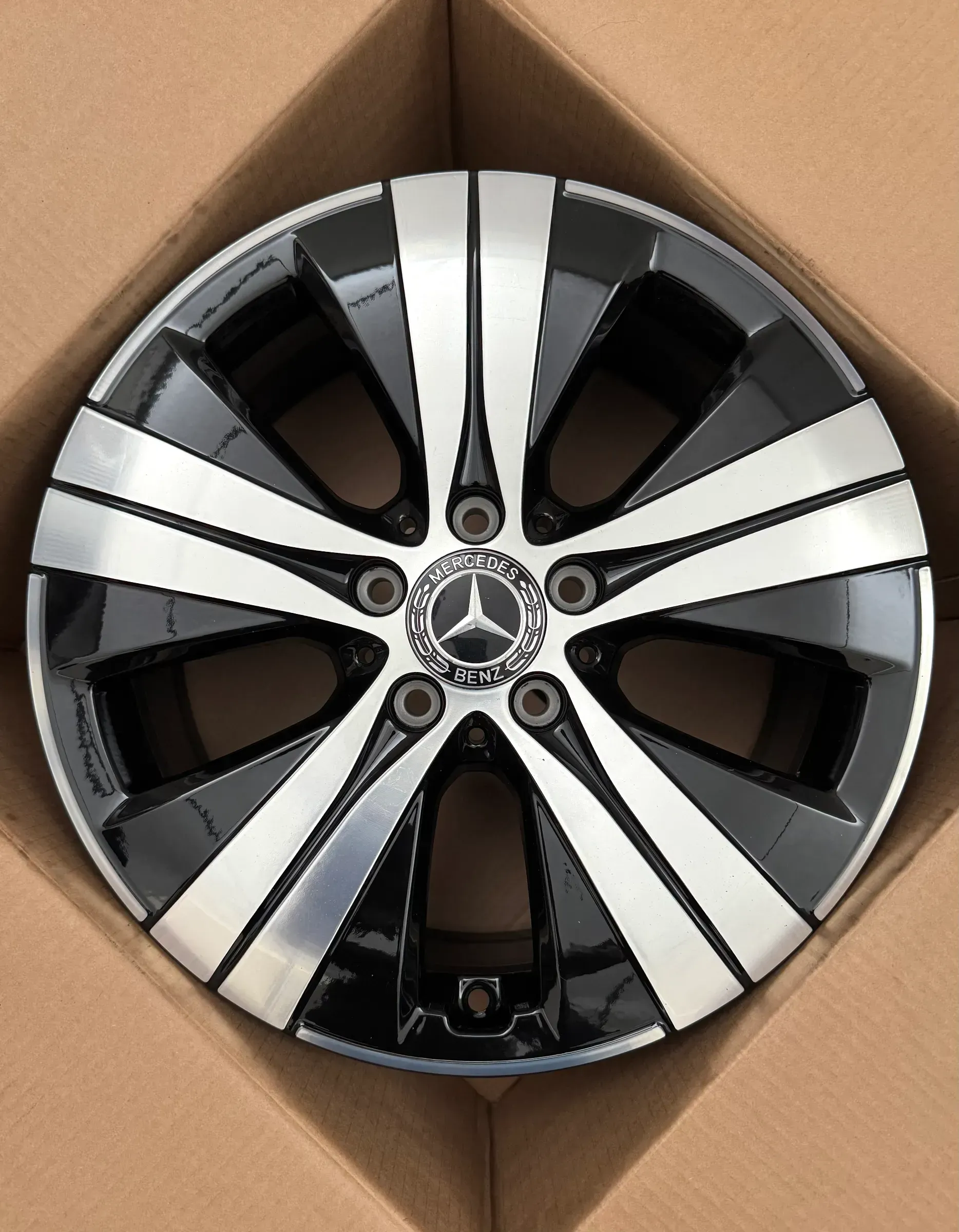 1x Original Mercedes C Klasse W206 S206 17 Zoll Alufelge A2064014100 7,0x17 ET44,5 NEU - Bild 1