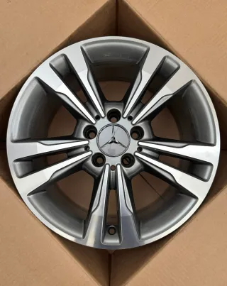 1x Original Mercedes E Klasse W212 S212 17 Zoll Alufelge A2124015602 8,0Jx17 ET48 TOP - Bild 1