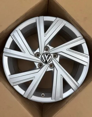 1x Original VW Golf VIII 5H 18 Zoll Alufelge Bergamo 5H0601025AB 7,5Jx18 ET51 TOP - Bild 1
