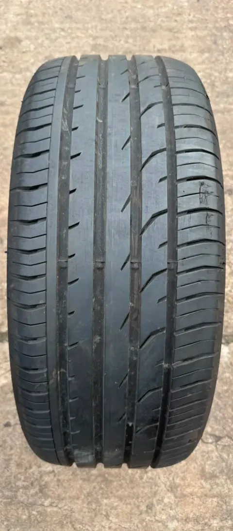 Background image for 1x Sommerreifen 225/50 R17 98H XL Continental Conti Premium Contact 2 ContiSeal DOT24 7-7,6mm