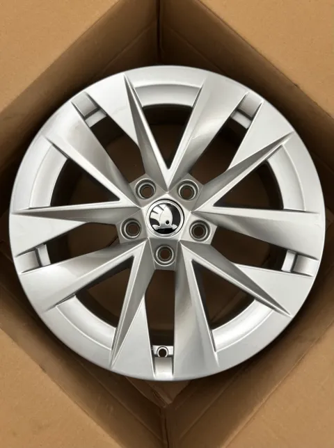 Background image for 1x Original Skoda Octavia IV NX 17 Zoll Alufelge Rotare Aero 5E3601025E 7,0Jx17 ET46 NEU