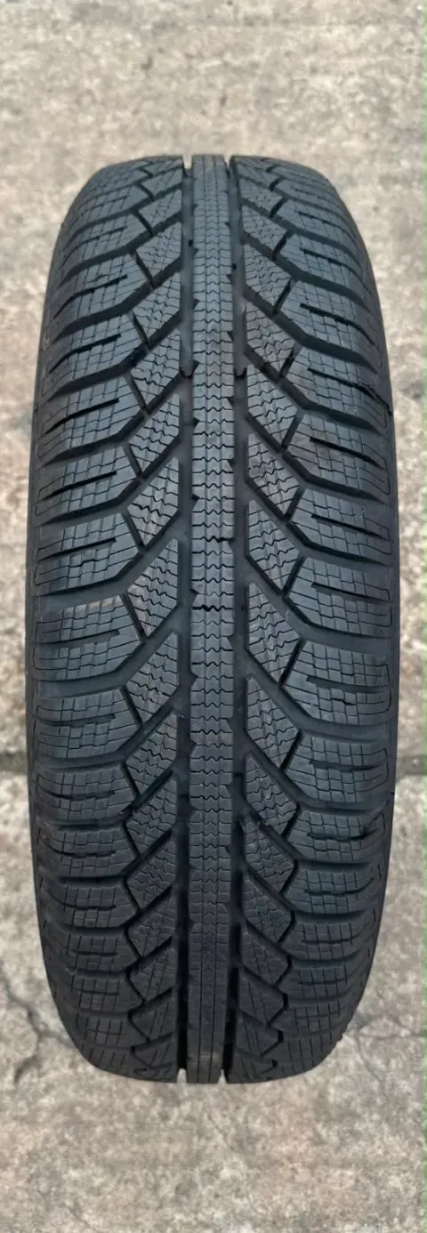 Background image for 1x Winterreifen 175/70 R14 84T Semperit Master-Grip 2 DOT20 8,2mm